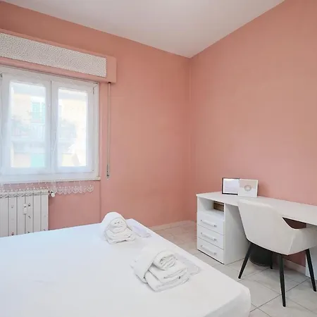 Spacious House Close To Public Transportation Daire *