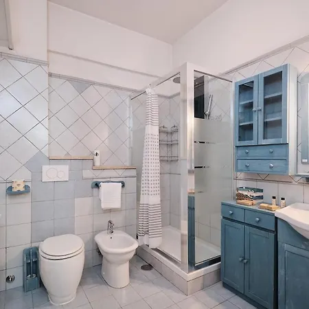 Daire Spacious House Close To Public Transportation *