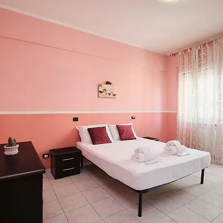 Spacious House Close To Public Transportation *