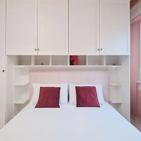 Daire Spacious House Close To Public Transportation
