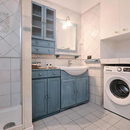 Spacious House Close To Public Transportation Daire Roma