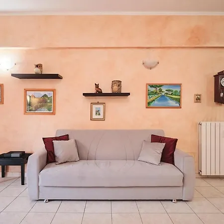 Daire Spacious House Close To Public Transportation Roma