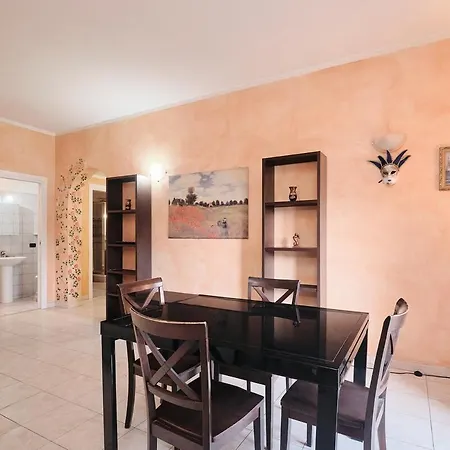 Spacious House Close To Public Transportation * Roma