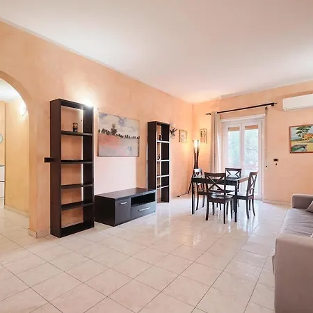 Spacious House Close To Public Transportation *