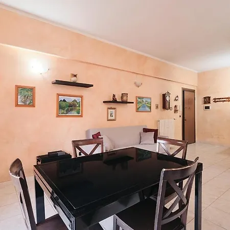 Daire Spacious House Close To Public Transportation *