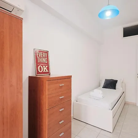 Spacious House Close To Public Transportation Roma